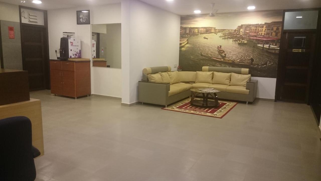 萨普黄金大酒店 Kammasandra 外观 照片