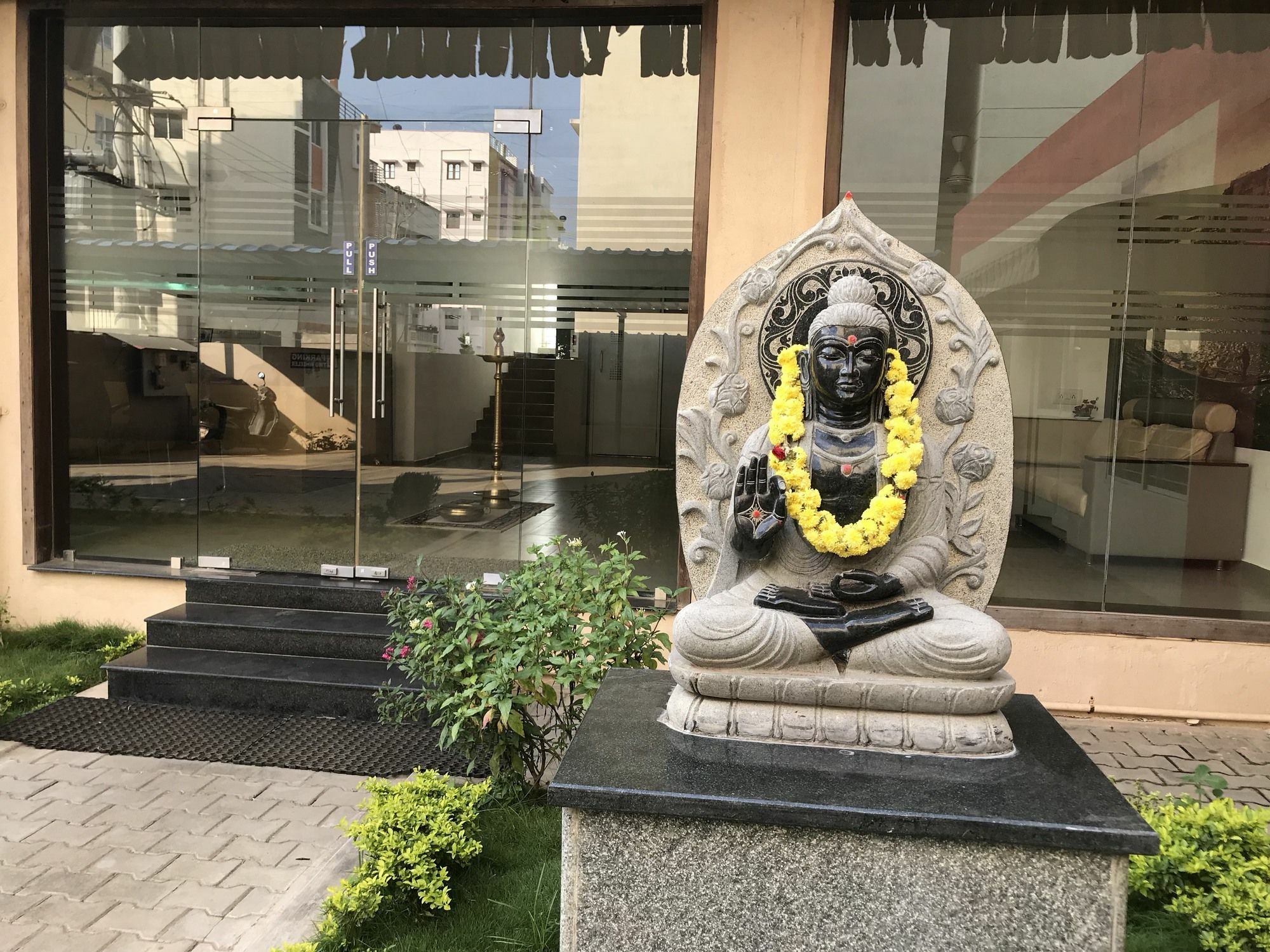 萨普黄金大酒店 Kammasandra 外观 照片